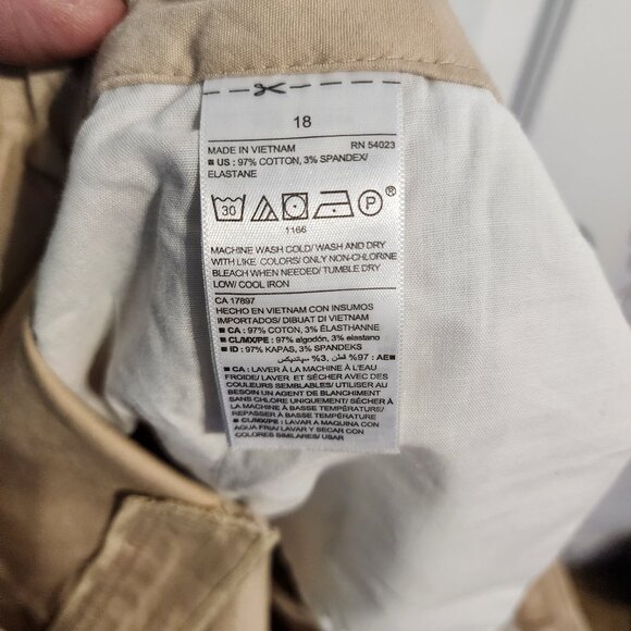 Old Navy Everyday High Waisted Khaki Shorts NWT Size 18 - Picture 5 of 5